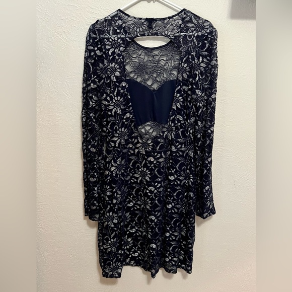 Long sleeve Floral Print Dress - Picture 2 of 3